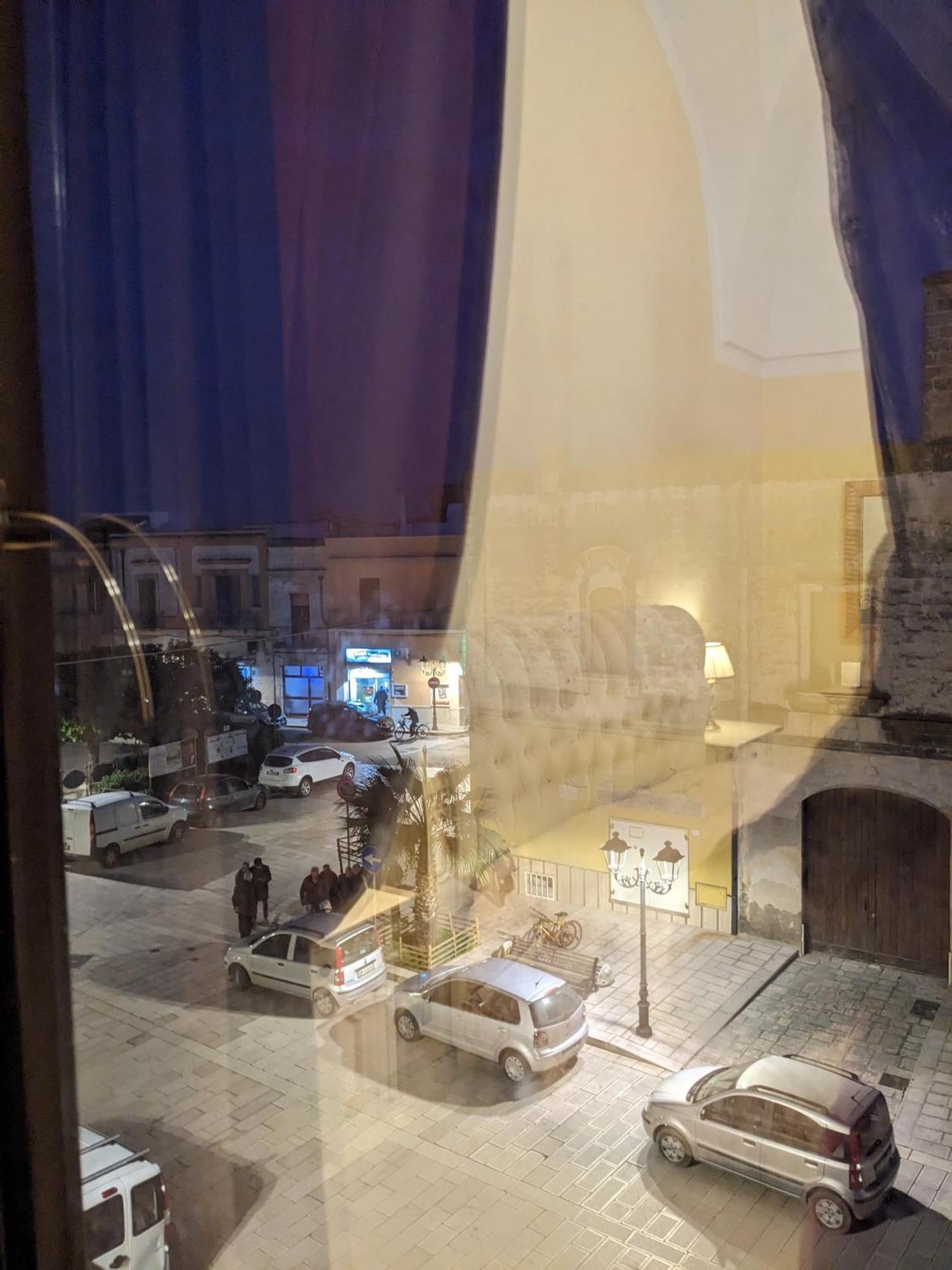 Castello Conti Filo Bed and Breakfast Torre Santa Susanna Rum bild